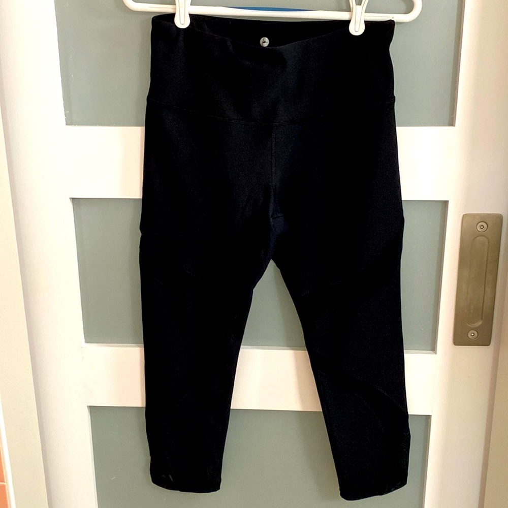 Crop yoga pants